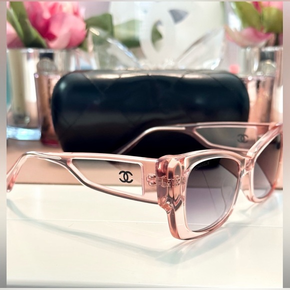 Like for the Everything Pink Show 💗💗💗💗 - Picture 12 of 16